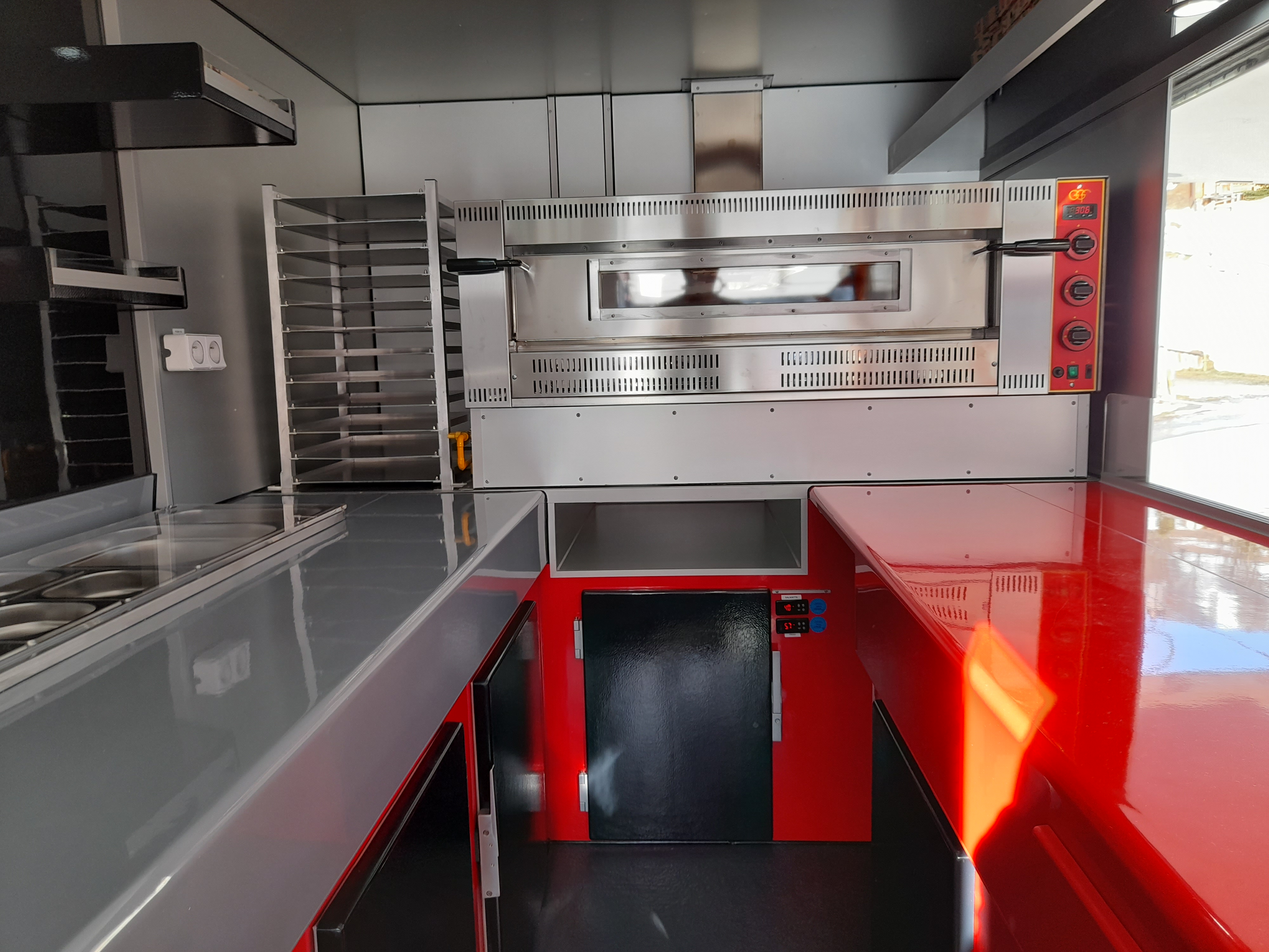 Intérieur cuisine et four
